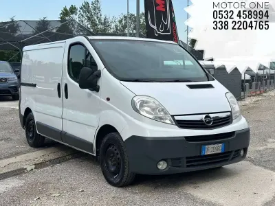 Usata Opel Vivaro 116 CV (85 kW) 2007 Bianco Monovolume