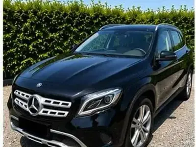 Usata Mercedes GLA200 136 CV (100 kW) 2018 Nero SUV