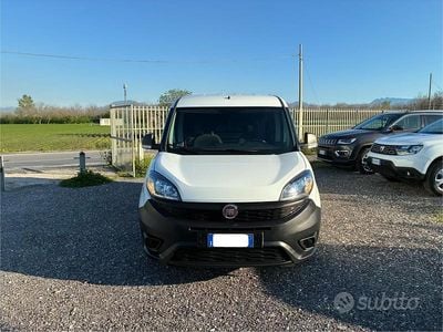Usata Fiat Doblò 105 CV (77 kW) 2021 Bianco Monovolume