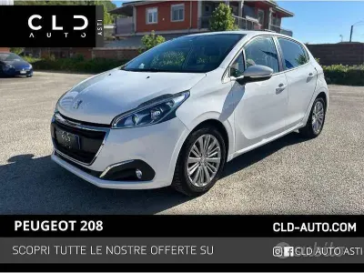 Usata Peugeot 208 Allure 75 CV (55 kW) 2016 Bianco Utilitaria