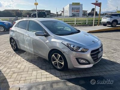 Usata Hyundai i30 GO! 110 CV (80 kW) 2016 Grigio Berlina