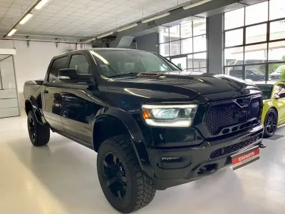 Usata Dodge Magnum 401 CV (294 kW) 2019 Nero Furgone