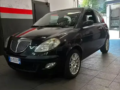 Usata Lancia Ypsilon 60 CV (44 kW) 2005 Nero Utilitaria