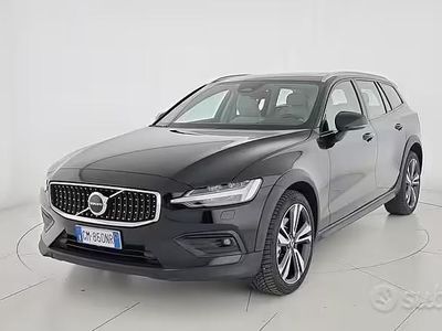 Usata Volvo V60 CC Ultimate 197 CV (144 kW) 2022 Nero Station wagon