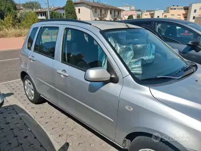 Usata Mazda 2 75 CV (55 kW) 2004 Grigio Utilitaria
