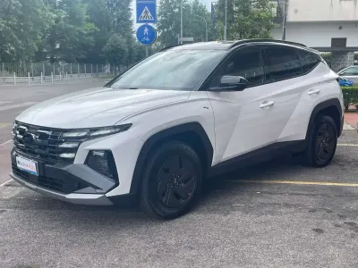 Nuova Hyundai Tucson Blackline 179 CV (131 kW) 2026 Nero SUV