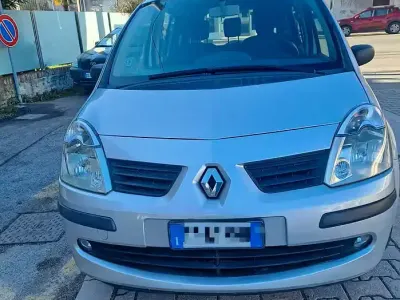 Käytetty Renault Modus 75 HP (55 kW) 2007 Tila-auto