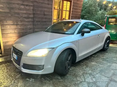 Begagnad Audi TT S-Line 211 HK (155 kW) 2010 Grå Sportkupé