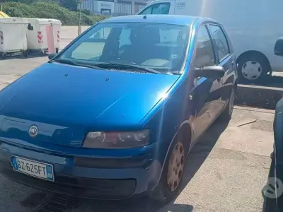 Usata Fiat Punto 60 CV (44 kW) 2002 Blu Utilitaria