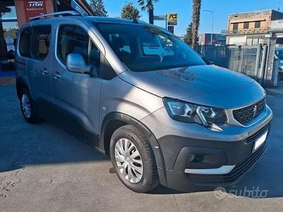 Usata Peugeot Rifter Active 102 CV (75 kW) 2019 Grigio Monovolume