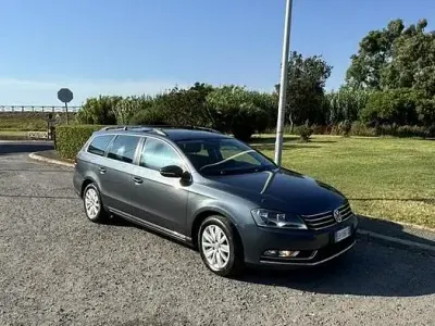 Usata VW Passat 140 CV (102 kW) 2011 Bluazzurro Station wagon