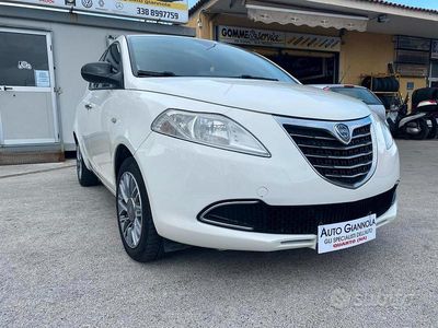 Usata Lancia Ypsilon 95 CV (69 kW) 2012 Bianco Utilitaria