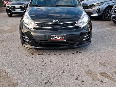 Usata Kia Rio 90 CV (66 kW) 2016 Nero Berlina
