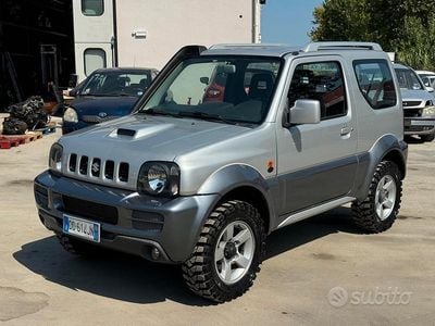 Usata Suzuki Jimny 86 CV (63 kW) 2006 Grigio SUV