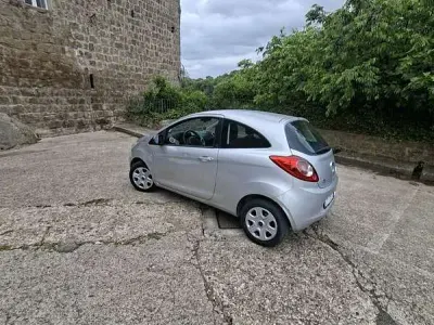 Begagnad Ford Ka 75 HK (55 kW) 2009 Grå Halvkombi