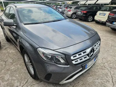 Usata Mercedes GLA200 136 CV (100 kW) 2019 Antracite metallizzato SUV