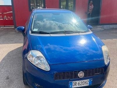 Usata Fiat Grande Punto Dynamic 90 CV (66 kW) 2008 Blu Utilitaria