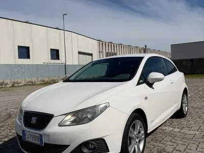 Usata Seat Ibiza Reference 85 CV (62 kW) 2011 Bianco Berlina