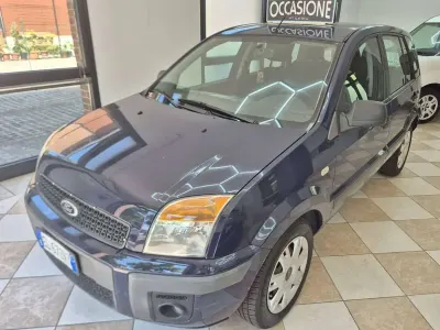 Usata Ford Fusion 80 CV (58 kW) 2012 Blu Utilitaria