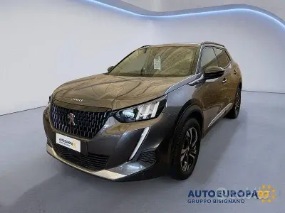 Usado Peugeot 2008 GT 131 CV (96 kW) 2023 Gris SUV