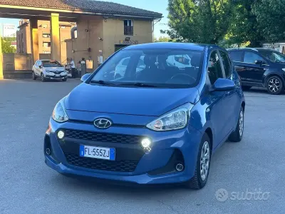 Gebraucht Hyundai i10 67 PS (49 kW) 2017 Blau Kleinwagen