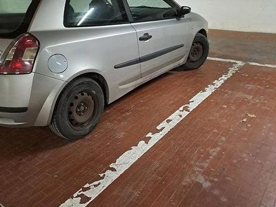 Grigio Usata 2004 Fiat Stilo Berlina | 1500 €