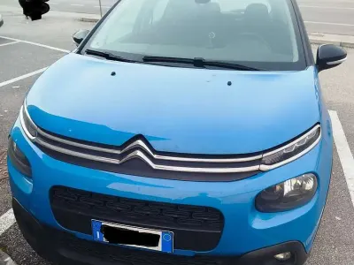 Usata Citroën C3 Feel 102 CV (75 kW) 2019 Blu/azzurro Utilitaria