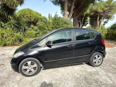 Usata Mercedes A180 109 CV (80 kW) 2011 Nero Utilitaria