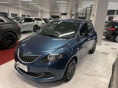 Usata Lancia Ypsilon Silver 69 CV (50 kW) 2022 Blu Utilitaria