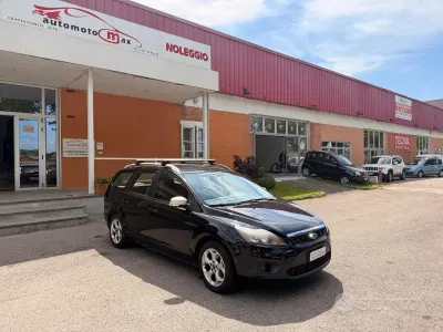 Usata Ford Focus Style 109 CV (80 kW) 2011 Nero Station wagon