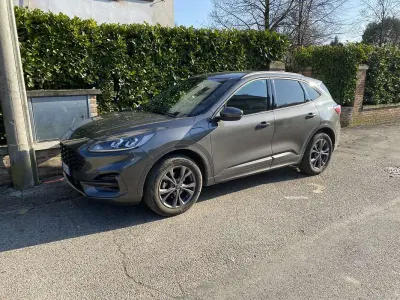 Usata Ford Kuga ST-Line 152 CV (111 kW) 2021 Grigio SUV