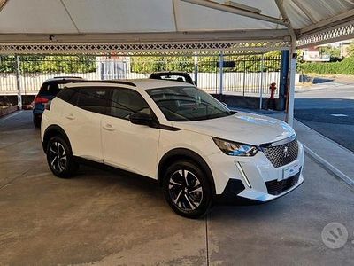 Usata Peugeot 2008 GT 131 CV (96 kW) 2022 Bianco SUV