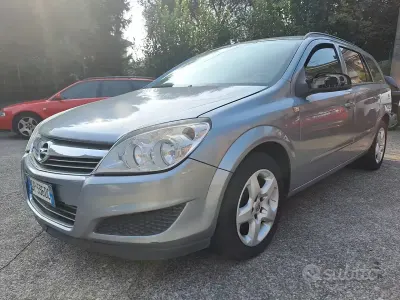 Usata Opel Astra 101 CV (74 kW) 2008 Grigio Station wagon
