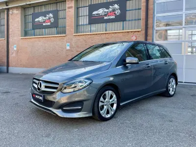 Usata Mercedes B180 Premium 109 CV (80 kW) 2017 Full grey Utilitaria