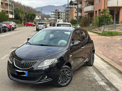 Usata Lancia Ypsilon Gold 69 CV (50 kW) 2021 Nero Utilitaria