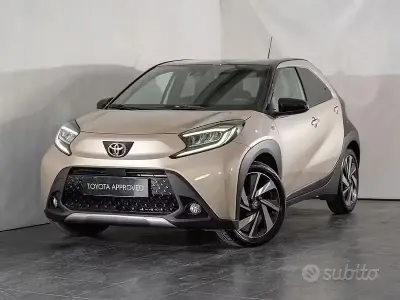 Second-hand Toyota Aygo X Lounge 72 CP (52 kW) 2023 Galben SUV