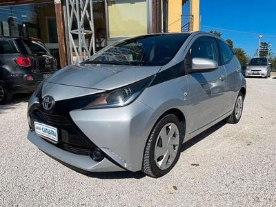 Brugt Toyota Aygo 69 HK (50 kW) 2017 Grå Hatchback