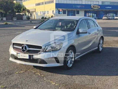 Usata Mercedes A180 109 CV (80 kW) 2017 Grigio Berlina