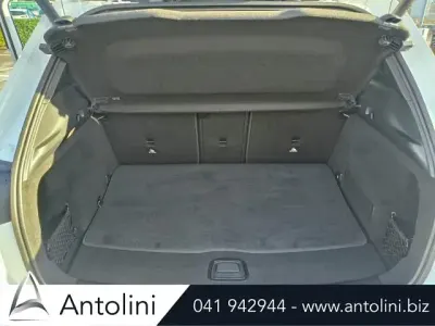 Käytetty Mercedes GLA200 AMG Line Premium 163 HP (119 kW) 2025 Valkoinen Katumaasturi