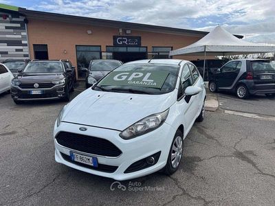 Usata Ford Fiesta 95 CV (69 kW) 2016 Bianco Berlina