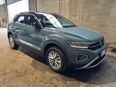 Usata VW T-Roc Life 150 CV (110 kW) 2025 Blu SUV