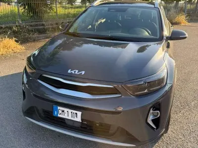 Usata Kia Stonic Style 101 CV (74 kW) 2022 Grigio SUV