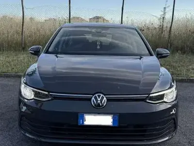 Usata VW Golf VIII Life 131 CV (96 kW) 2020 Berlina