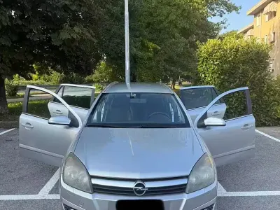 Usata Opel Astra 68 CV (50 kW) 2005 Grigio Station wagon