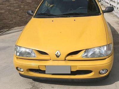 Usata Renault Mégane Cabriolet 90 CV (66 kW) 1998 Giallo Cabrio