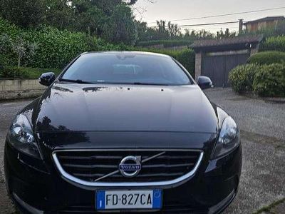 Usata Volvo V40 Momentum 120 CV (88 kW) 2017 Berlina
