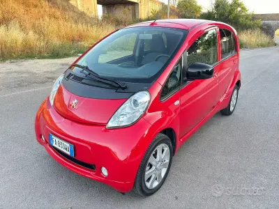 Usata Peugeot iON 35 kW (48 CV) 2011 Rosso Utilitaria