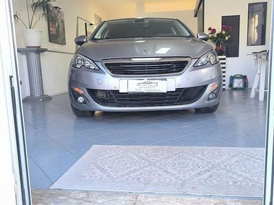 Usata Peugeot 308 120 CV (88 kW) 2015 Gray Berlina