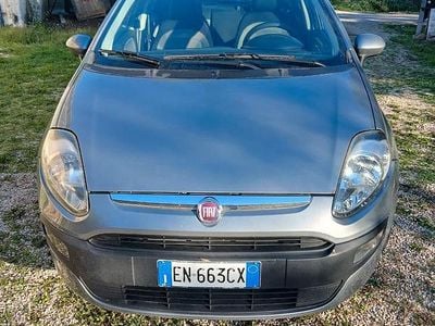 Usata Fiat Grande Punto 75 CV (55 kW) 2011 Grigio Utilitaria