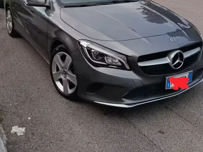 Usata Mercedes CLA180 2018 Grigio Berlina